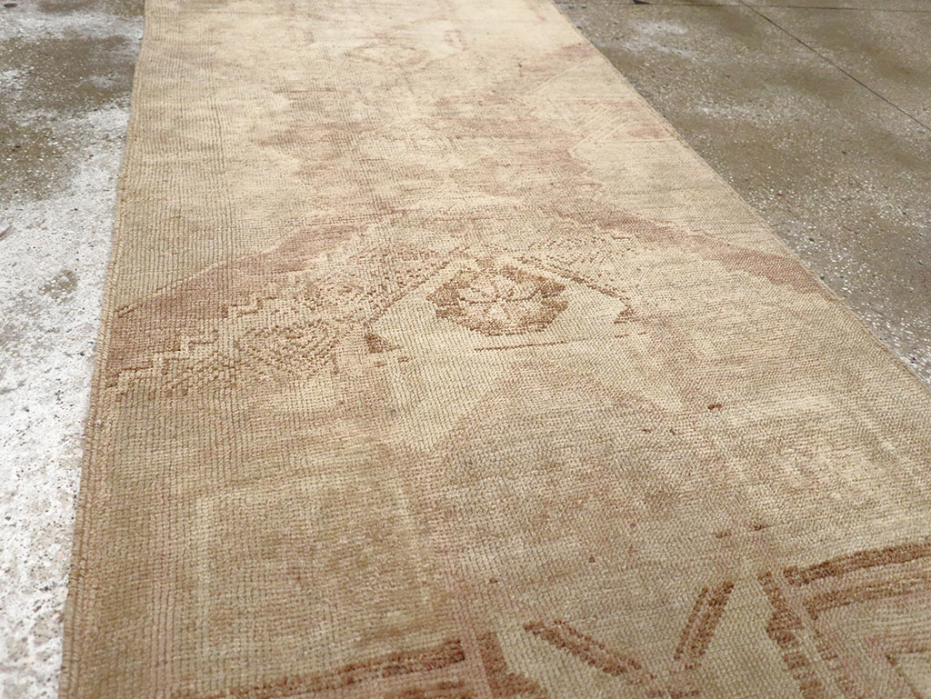 Vintage Turkish Anatolian Runner, No.32988 - Galerie Shabab