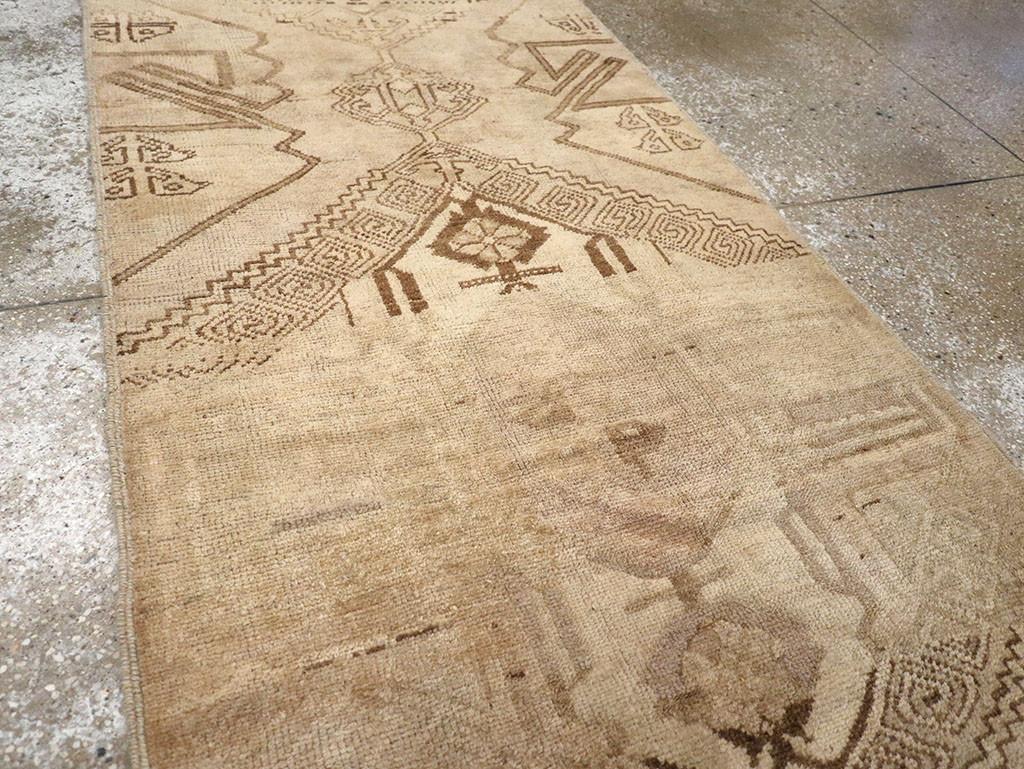 Vintage Turkish Anatolian Runner, No.32990 - Galerie Shabab