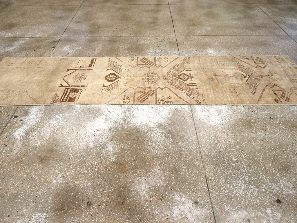 Vintage Turkish Anatolian Runner, No.32990 - Galerie Shabab