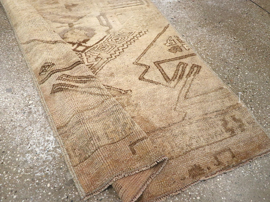 Vintage Turkish Anatolian Runner, No.32990 - Galerie Shabab