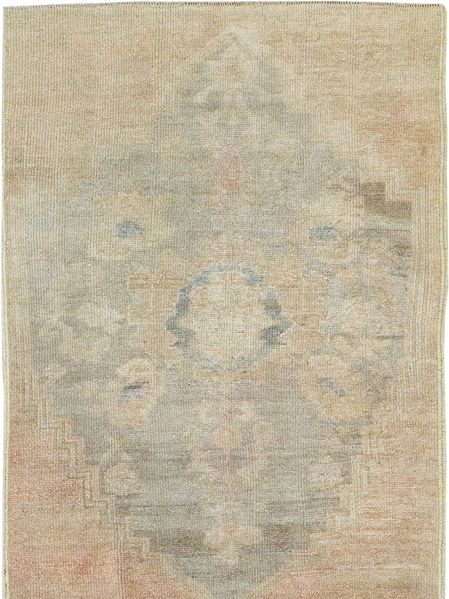 Vintage Turkish Anatolian Runner, No.32991 - Galerie Shabab
