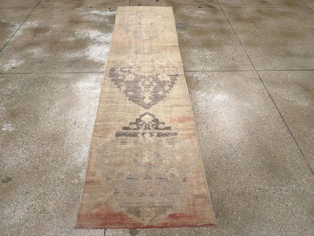 Vintage Turkish Anatolian Runner, No.32991 - Galerie Shabab