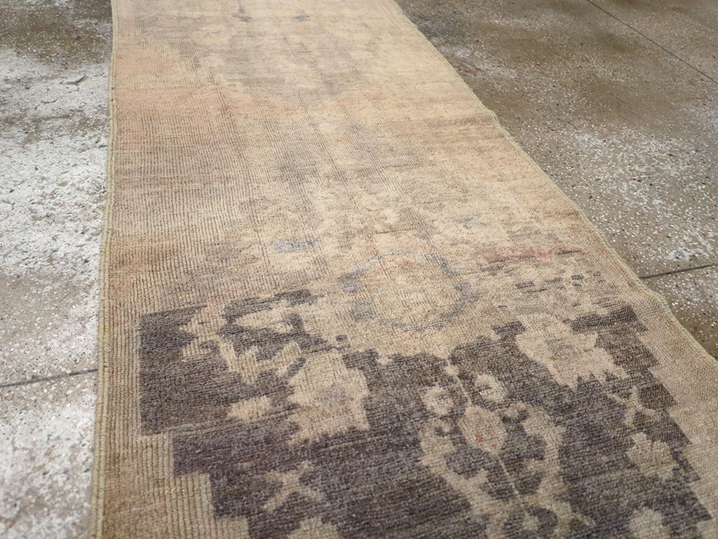 Vintage Turkish Anatolian Runner, No.32991 - Galerie Shabab