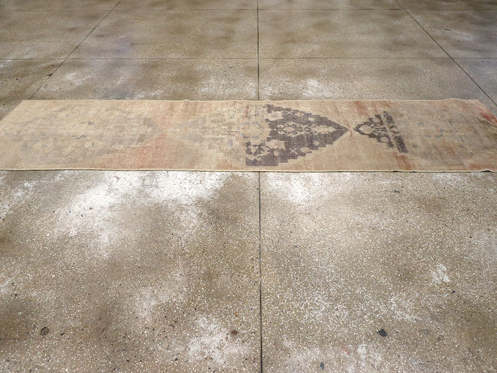 Vintage Turkish Anatolian Runner, No.32991 - Galerie Shabab