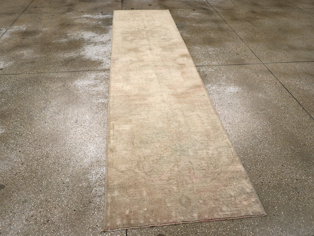 Vintage Turkish Anatolian Runner, No.32992 - Galerie Shabab