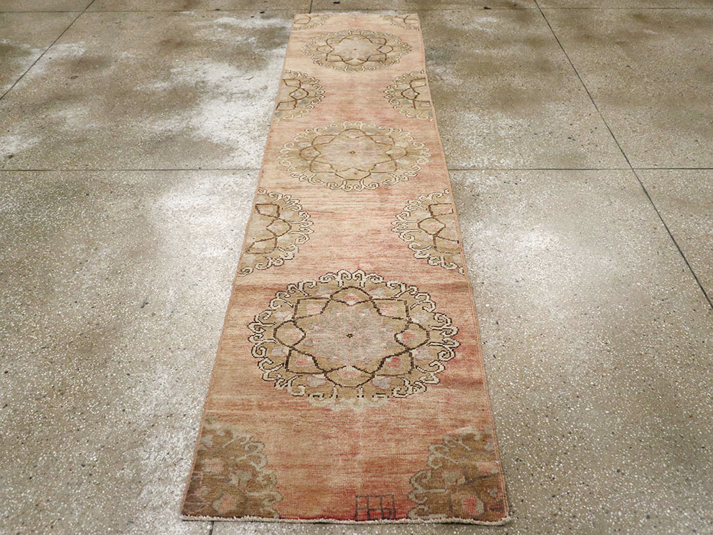 Vintage Turkish Anatolian Runner, No.32994 - Galerie Shabab
