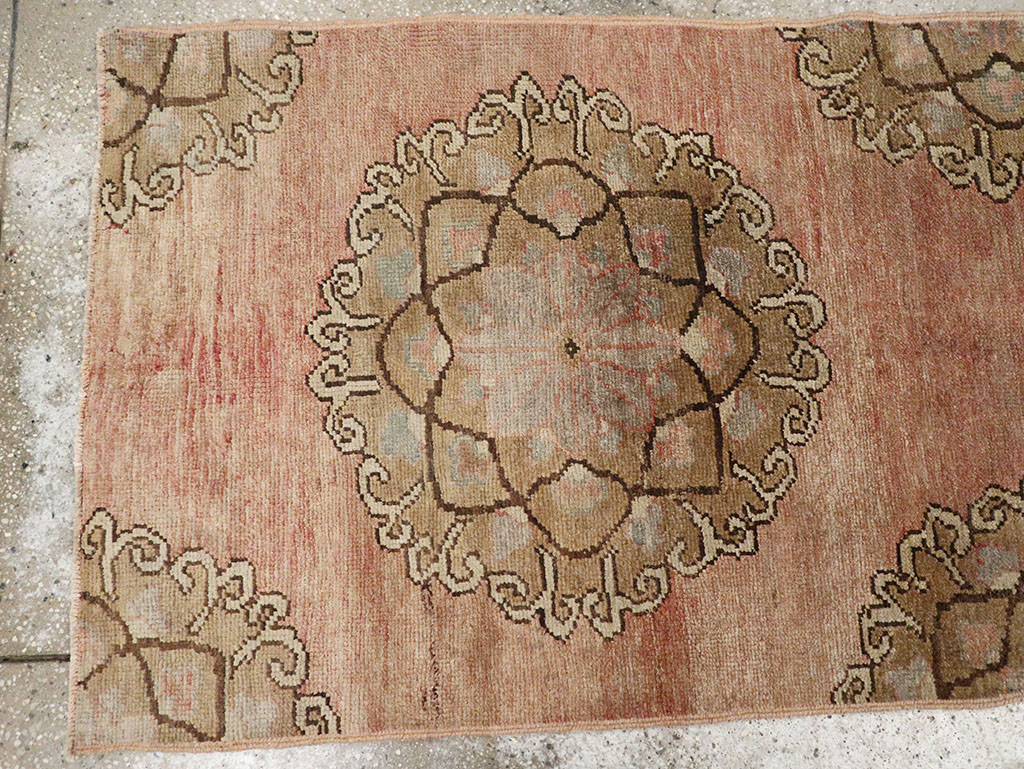 Vintage Turkish Anatolian Runner, No.32994 - Galerie Shabab