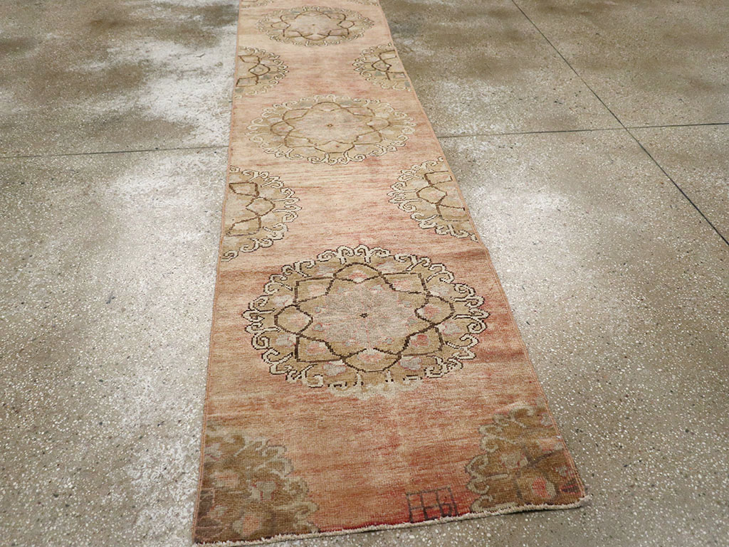 Vintage Turkish Anatolian Runner, No.32994 - Galerie Shabab
