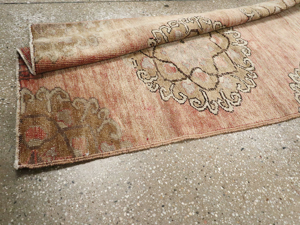 Vintage Turkish Anatolian Runner, No.32994 - Galerie Shabab