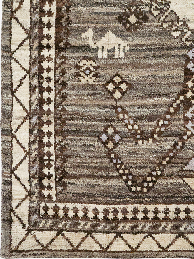 Modern Persian Gabbeh Accent Rug, No.32995 - Galerie Shabab