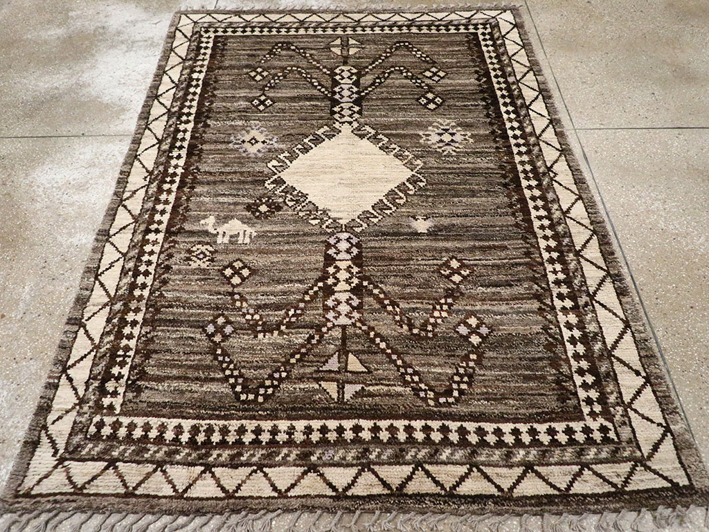 Modern Persian Gabbeh Accent Rug, No.32995 - Galerie Shabab