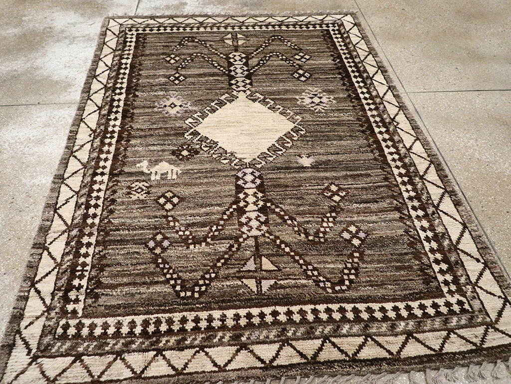 Modern Persian Gabbeh Accent Rug, No.32995 - Galerie Shabab