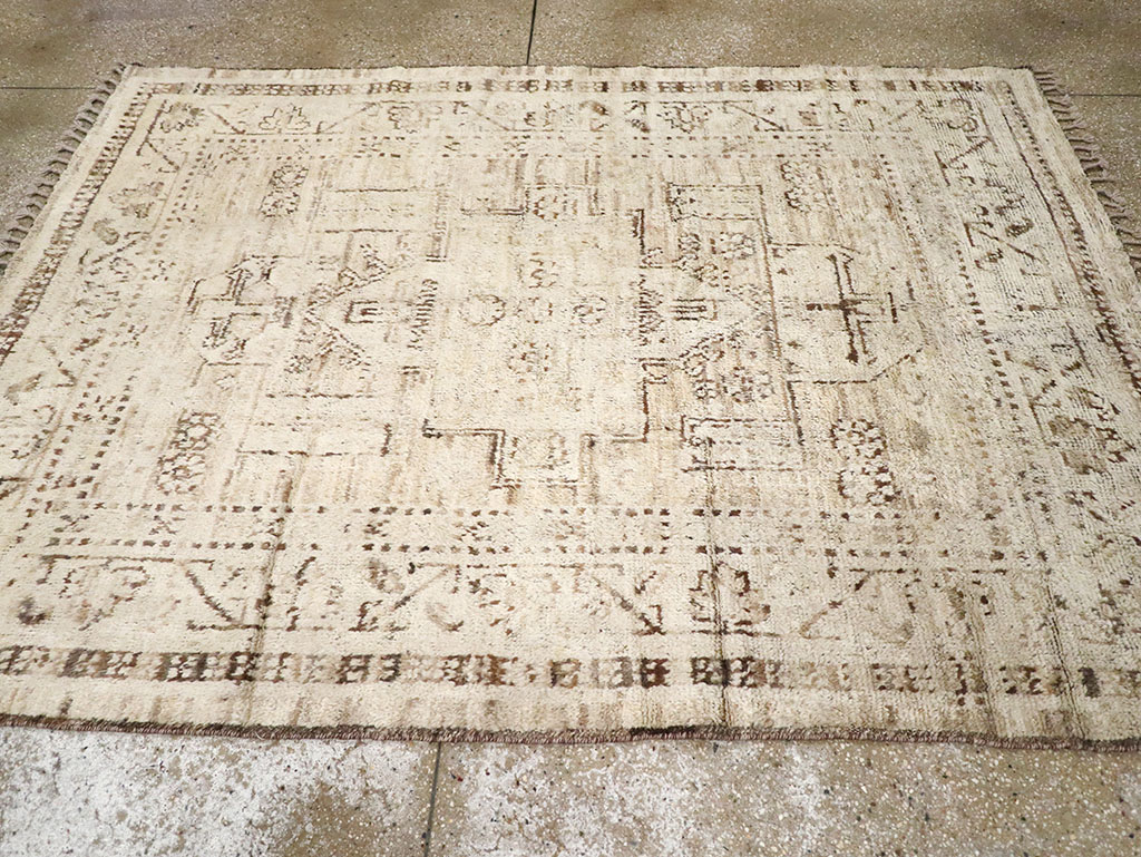 Modern Persian Gabbeh Accent Rug, No.32996 - Galerie Shabab