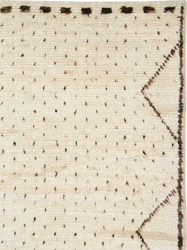 Modern Moroccan Room Size Carpet, No.32997 - Galerie Shabab