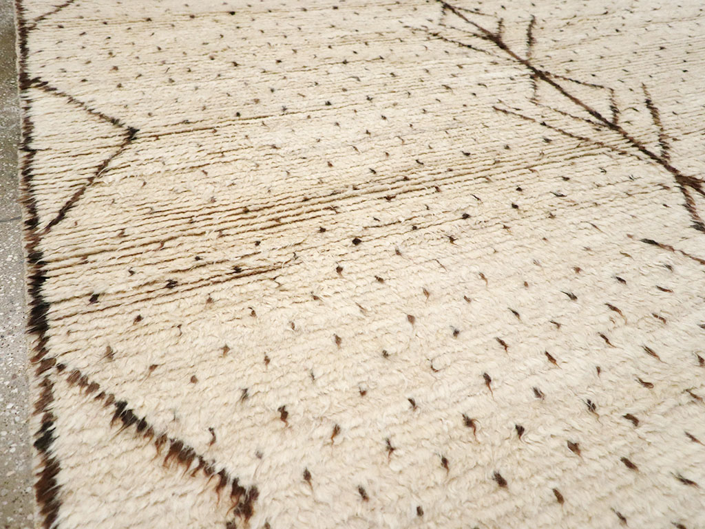 Modern Moroccan Room Size Carpet, No.32997 - Galerie Shabab