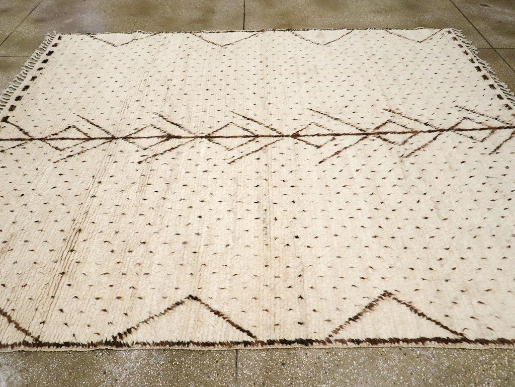 Modern Moroccan Room Size Carpet, No.32997 - Galerie Shabab