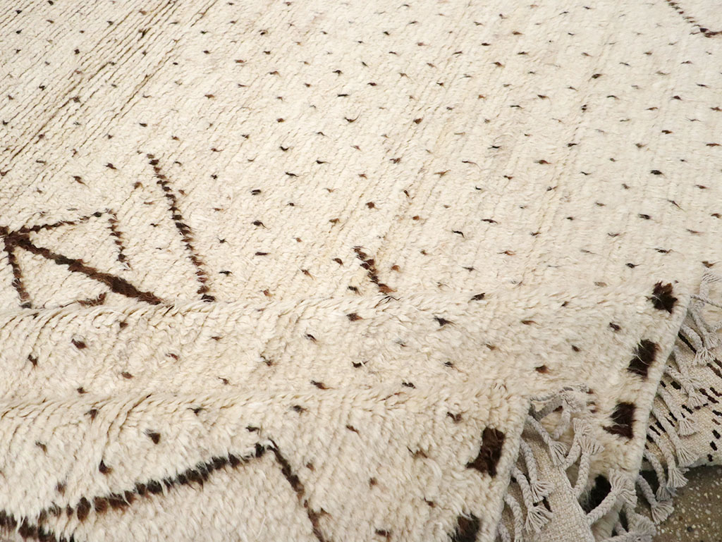 Modern Moroccan Room Size Carpet, No.32997 - Galerie Shabab