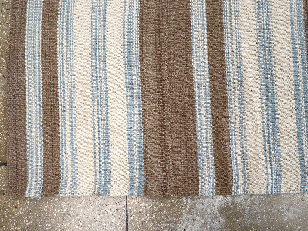 Modern Turkish Flatweave Kilim Runner, No.32998 - Galerie Shabab