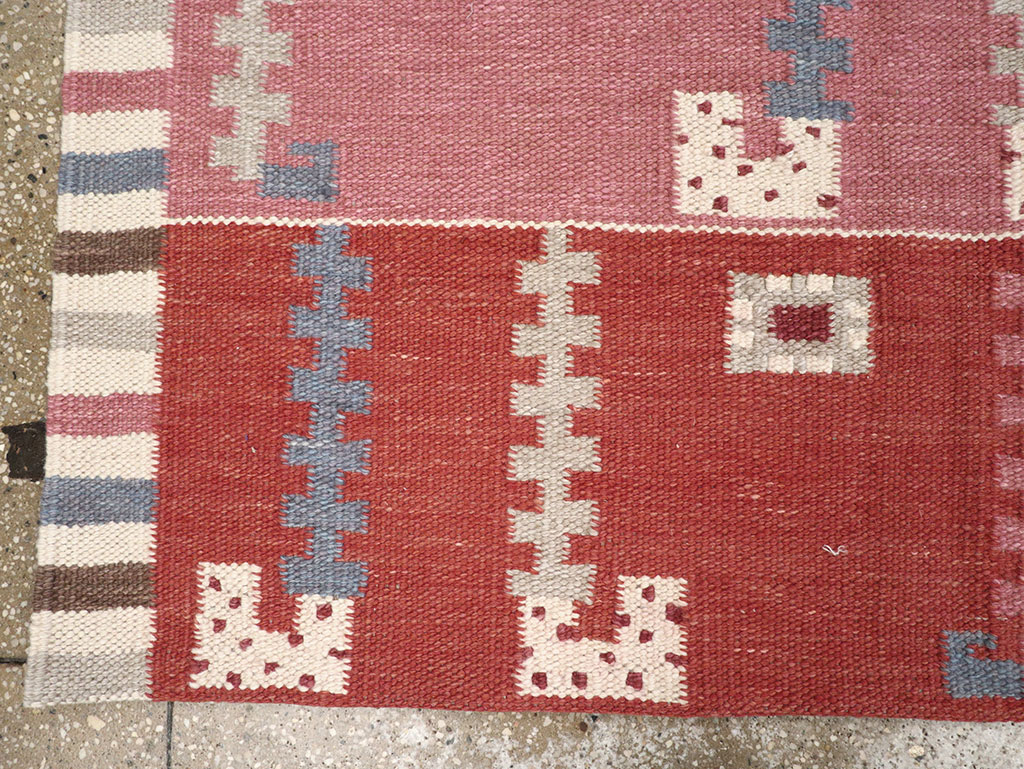 Modern Turkish Flatweave Kilim Runner, No.33000 - Galerie Shabab