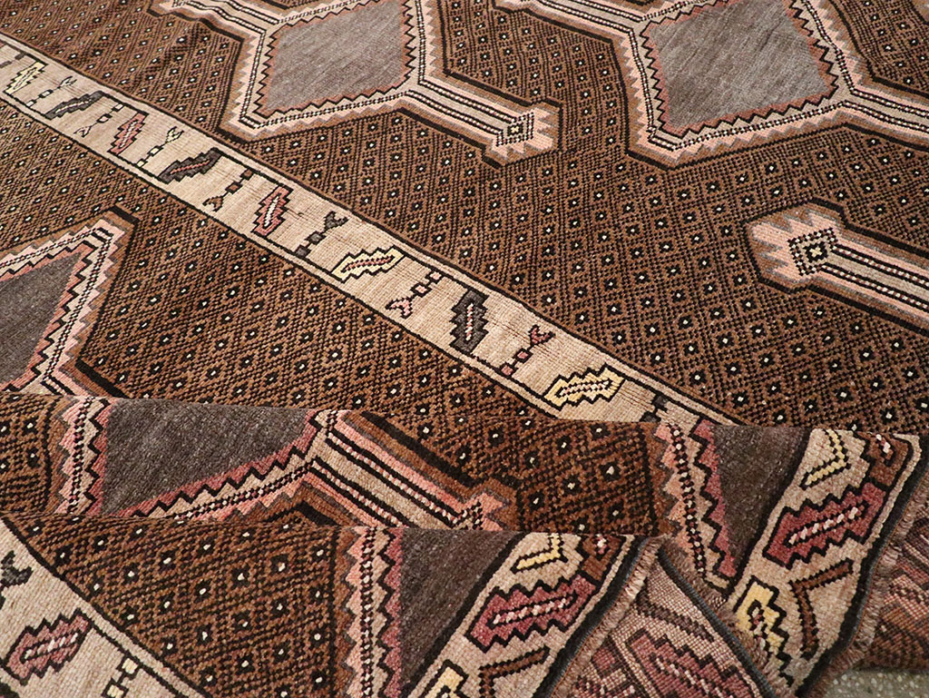 Vintage Turkish Anatolian Room Size Carpet, No.33002 - Galerie Shabab