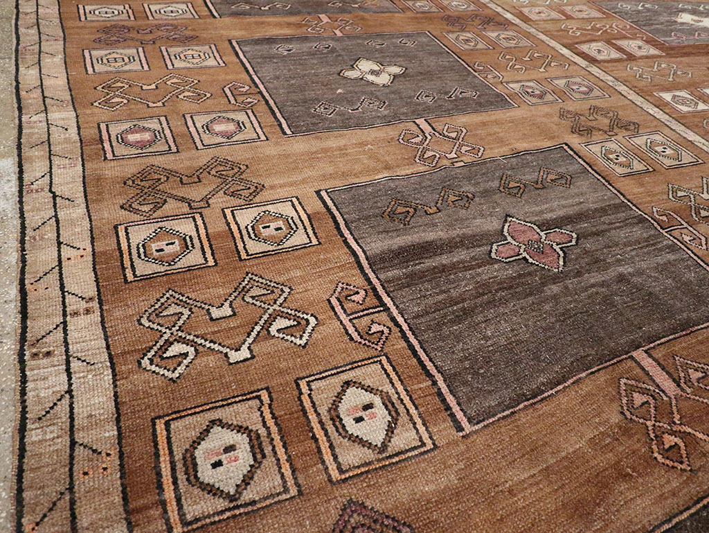 Vintage Turkish Anatolian Large Carpet, No.33003 - Galerie Shabab