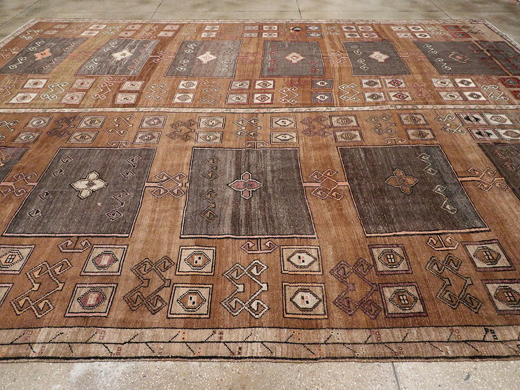 Vintage Turkish Anatolian Large Carpet, No.33003 - Galerie Shabab