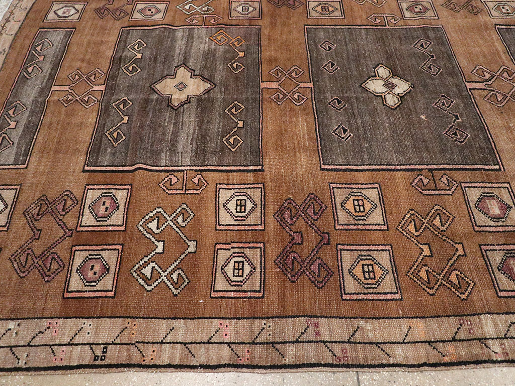 Vintage Turkish Anatolian Large Carpet, No.33003 - Galerie Shabab
