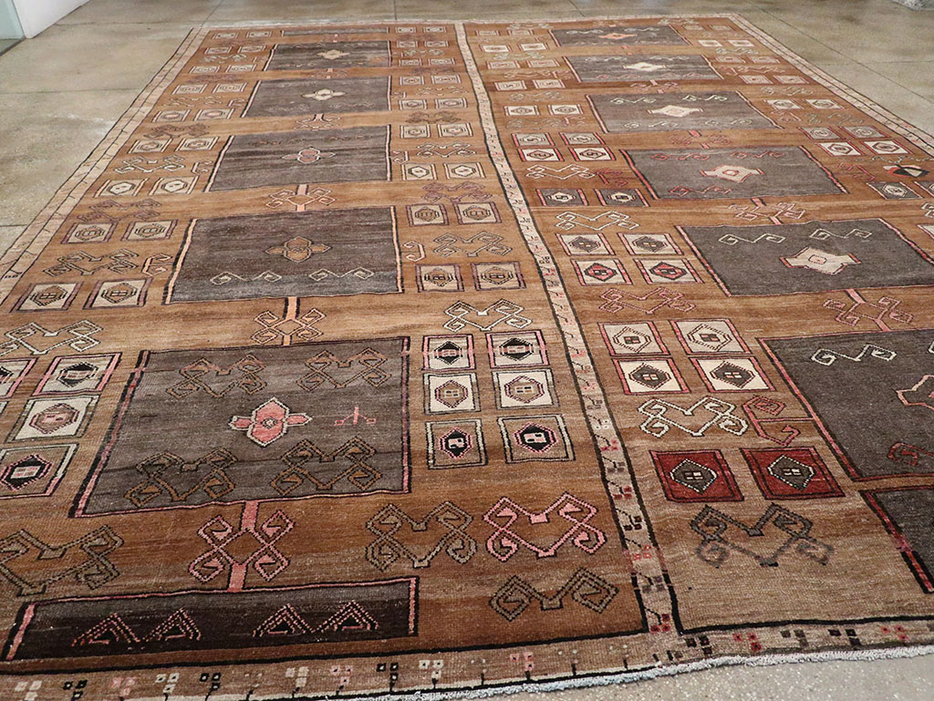 Vintage Turkish Anatolian Large Carpet, No.33003 - Galerie Shabab