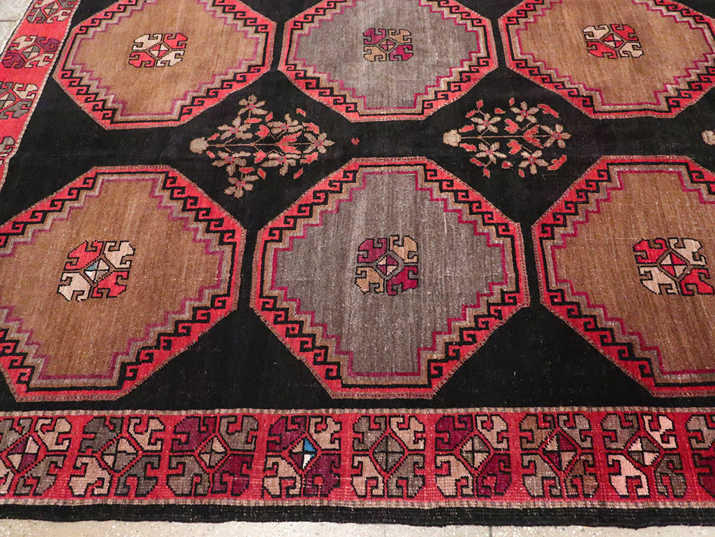 Vintage Turkish Anatolian Large Carpet, No.33004 - Galerie Shabab