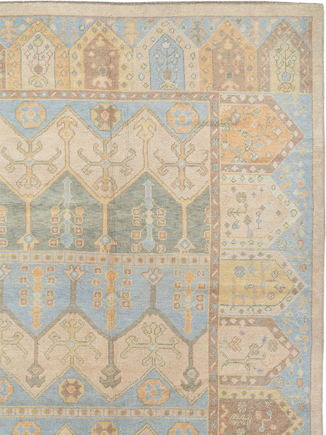 Modern Turkish Anatolian Room Size Carpet, No.33009 - Galerie Shabab