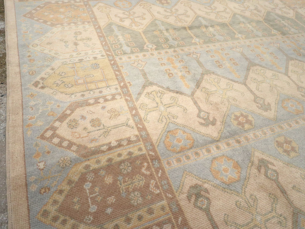 Modern Turkish Anatolian Room Size Carpet, No.33009 - Galerie Shabab