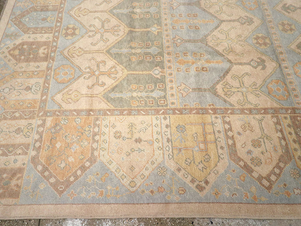 Modern Turkish Anatolian Room Size Carpet, No.33009 - Galerie Shabab