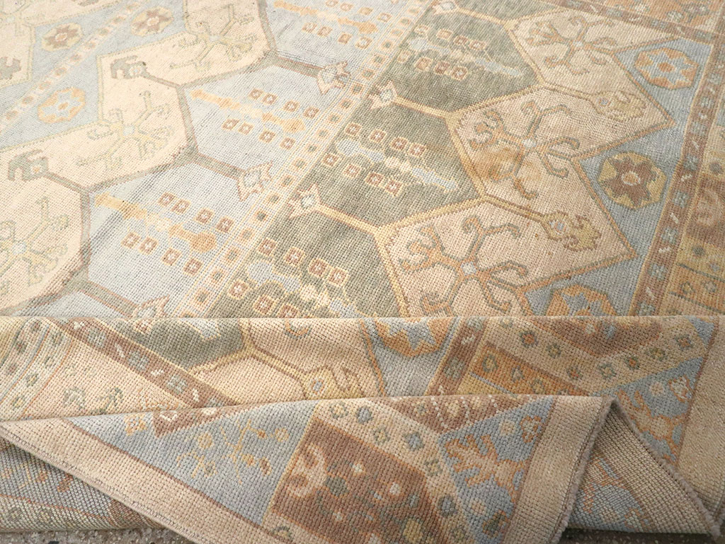 Modern Turkish Anatolian Room Size Carpet, No.33009 - Galerie Shabab