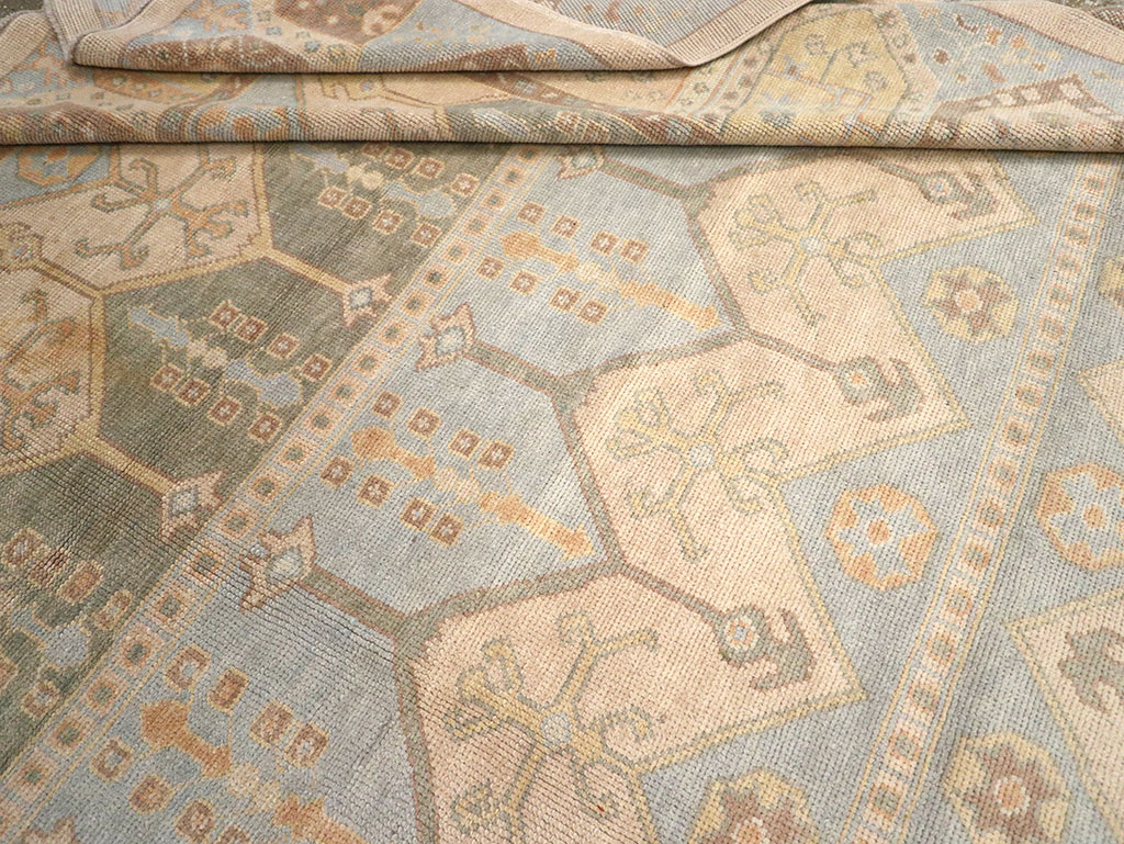 Modern Turkish Anatolian Room Size Carpet, No.33009 - Galerie Shabab