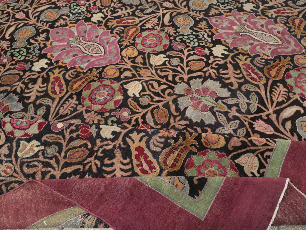 Antique Indian Agra Room Size Carpet, No.33019 - Galerie Shabab