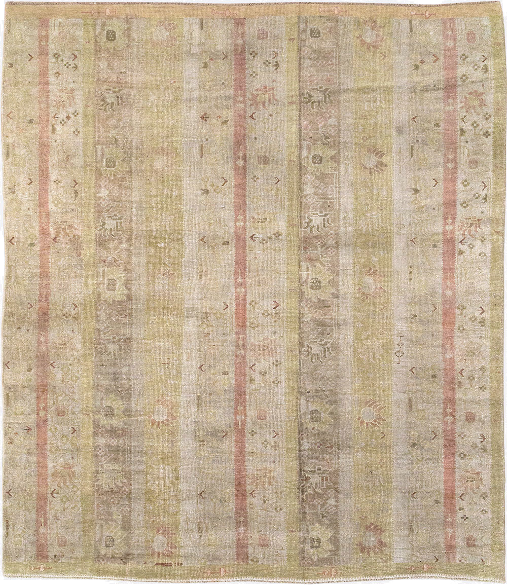 Antique Turkish Ghiordes Room Size Carpet, No.33020 - Galerie Shabab