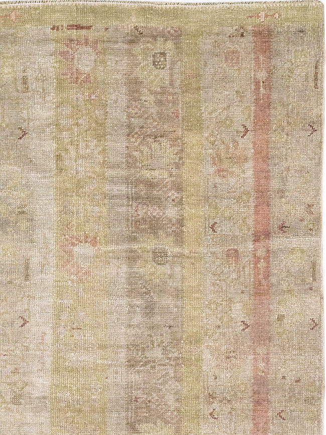 Antique Turkish Ghiordes Room Size Carpet, No.33020 - Galerie Shabab