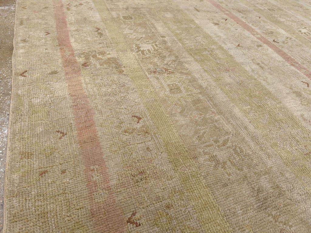 Antique Turkish Ghiordes Room Size Carpet, No.33020 - Galerie Shabab