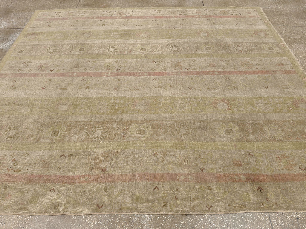Antique Turkish Ghiordes Room Size Carpet, No.33020 - Galerie Shabab