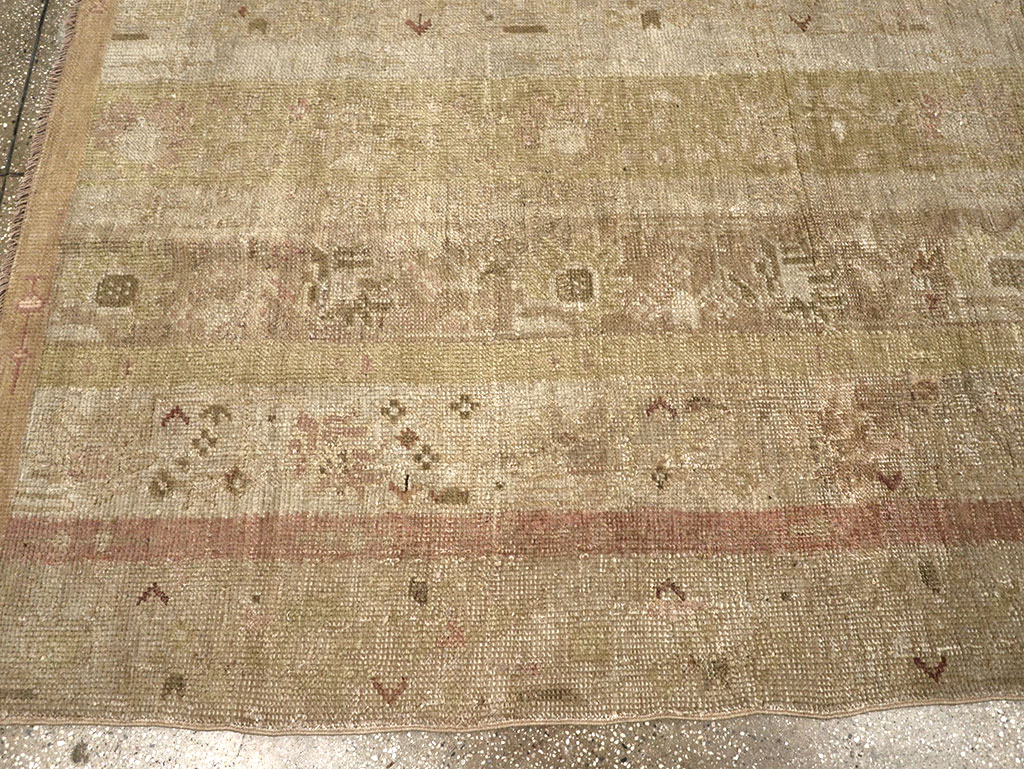 Antique Turkish Ghiordes Room Size Carpet, No.33020 - Galerie Shabab