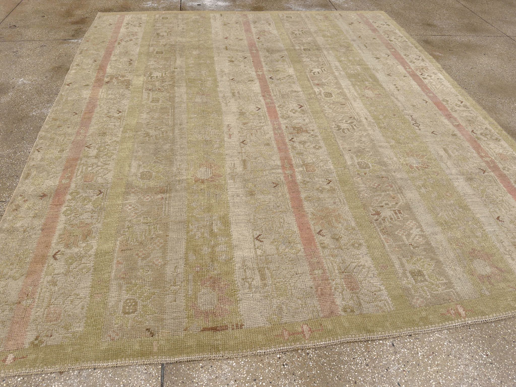 Antique Turkish Ghiordes Room Size Carpet, No.33020 - Galerie Shabab