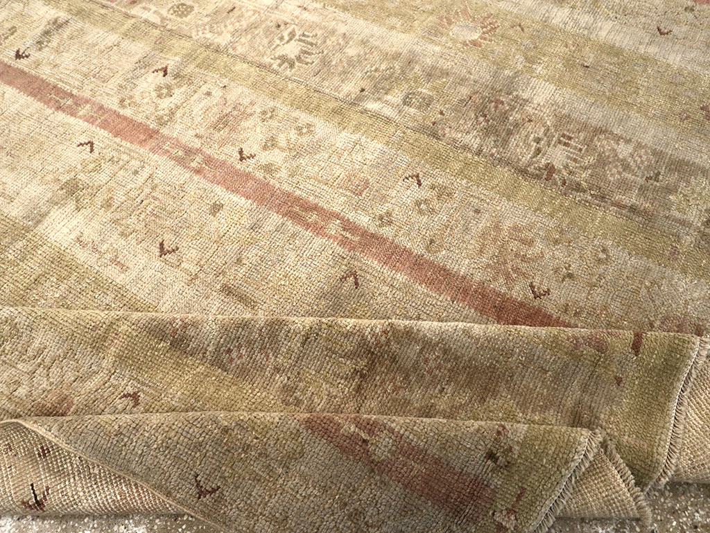 Antique Turkish Ghiordes Room Size Carpet, No.33020 - Galerie Shabab