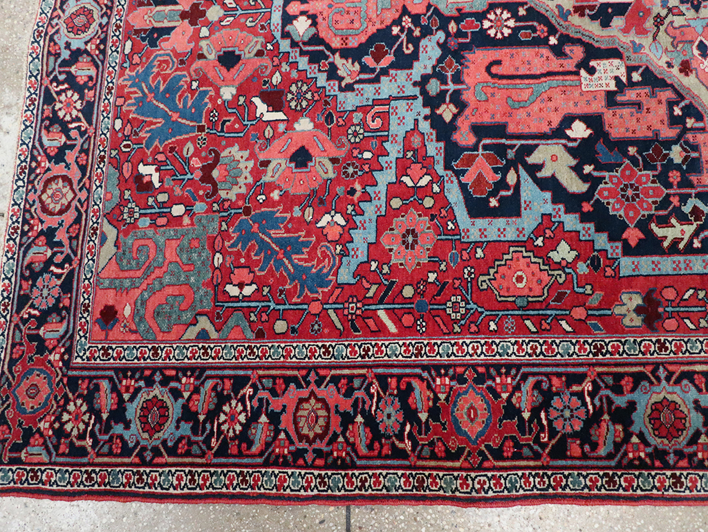 Antique Persian Heriz Accent Rug, No.33044 - Galerie Shabab