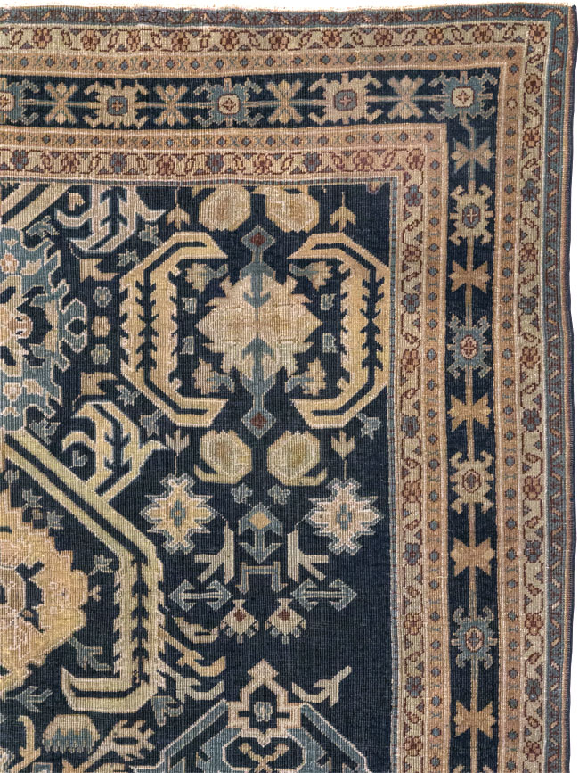 Vintage Indian Lahore Accent Rug, No.33046 - Galerie Shabab