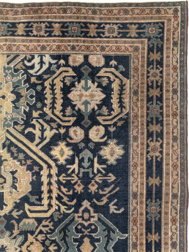 Vintage Indian Lahore Accent Rug, No.33046 - Galerie Shabab