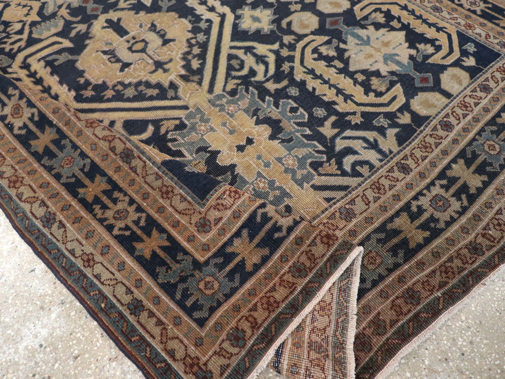 Vintage Indian Lahore Accent Rug, No.33046 - Galerie Shabab