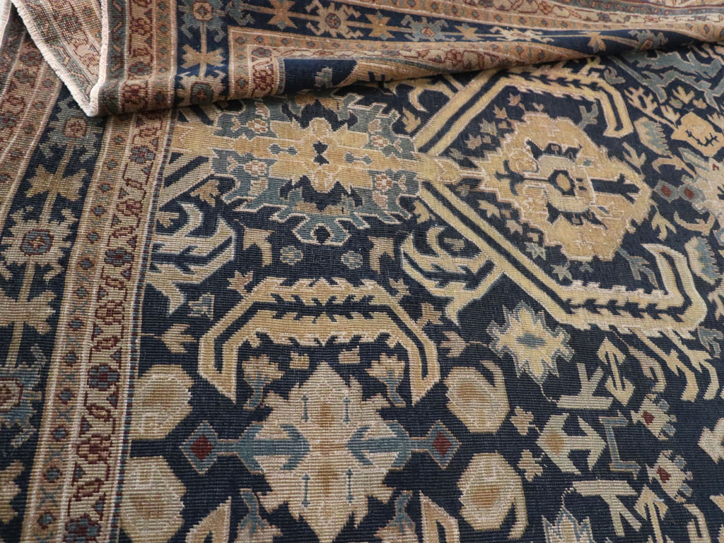 Vintage Indian Lahore Accent Rug, No.33046 - Galerie Shabab