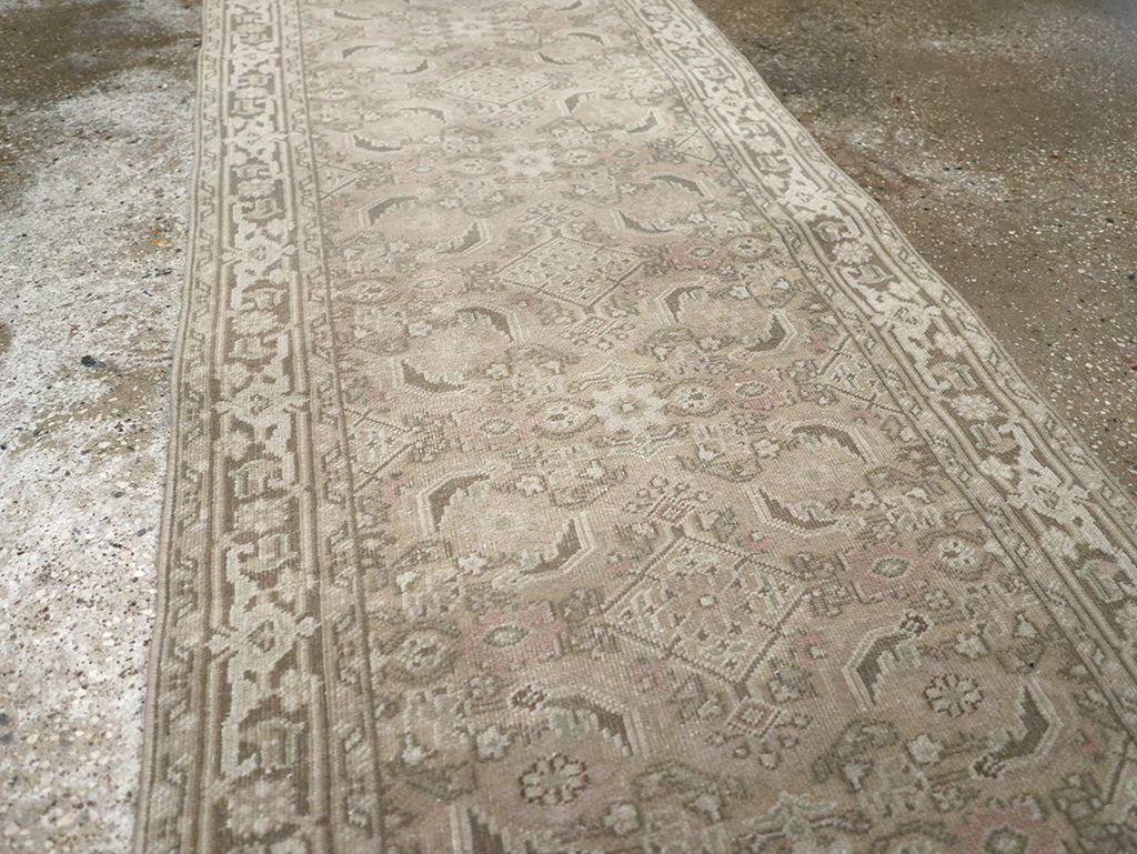 Vintage Turkish Sivas Runner, No.33047 - Galerie Shabab