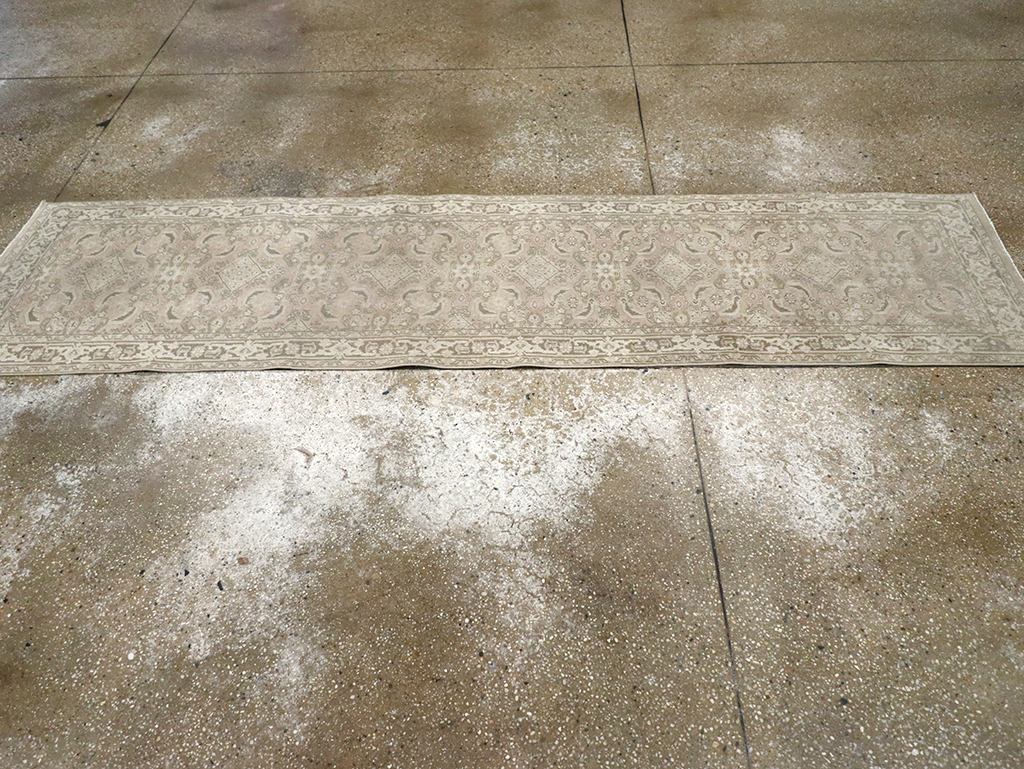 Vintage Turkish Sivas Runner, No.33047 - Galerie Shabab