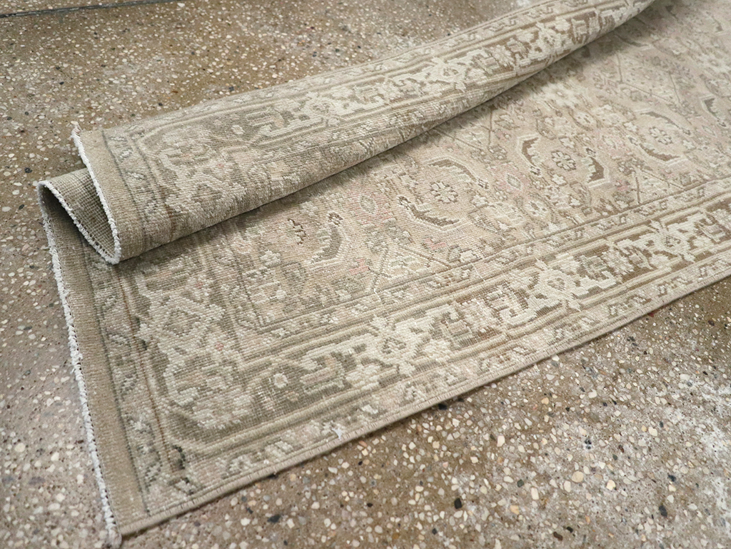 Vintage Turkish Sivas Runner, No.33047 - Galerie Shabab
